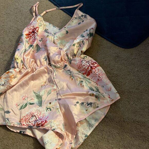 Flora Nikrooz small romper - Picture 7 of 11